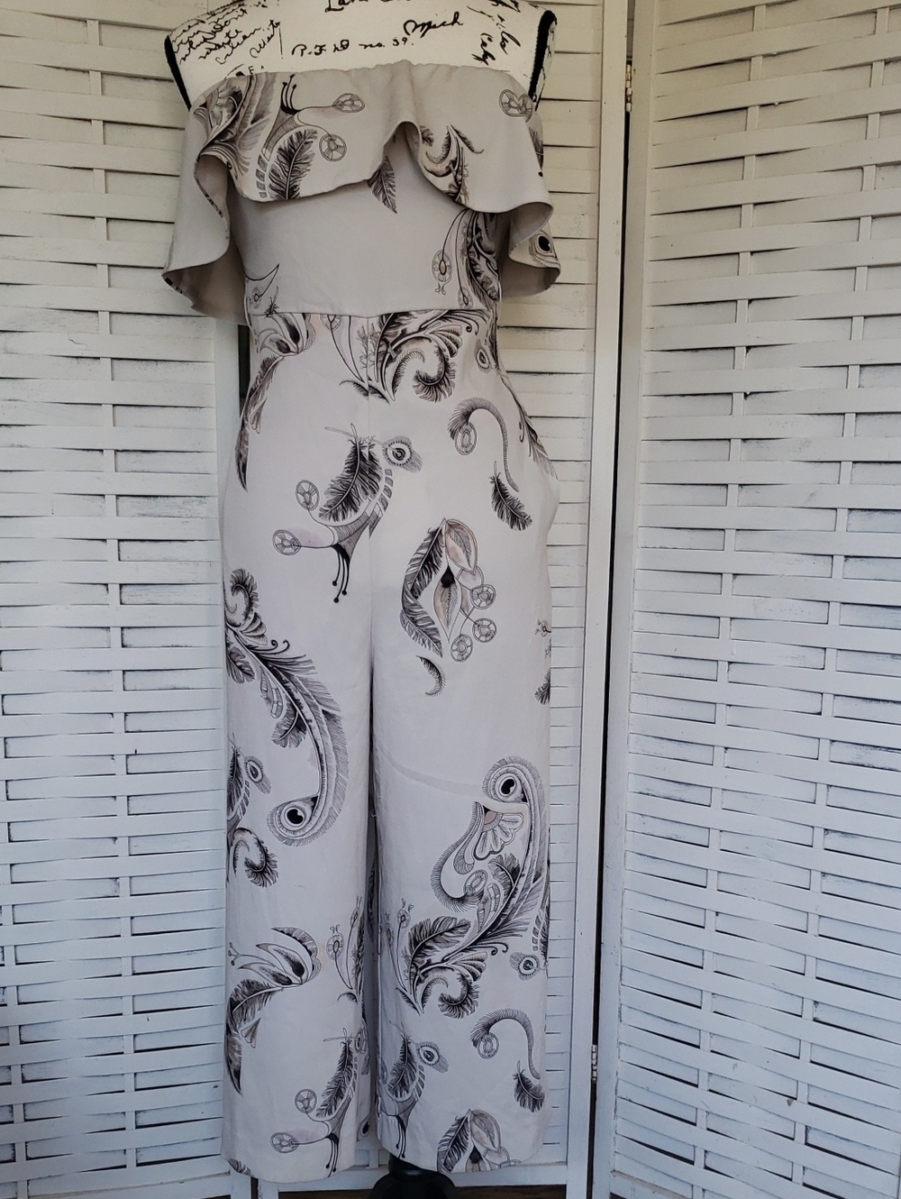 Babaton Strapless Ruffle Wide-Leg Jumpsuit in Light Gray Paisley Size 8